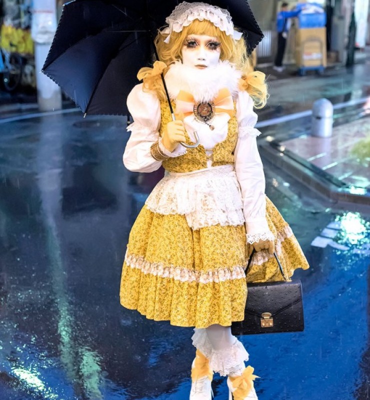 Minori-Shironuri-Harajuku-Rain-20141120DSC1180-600×900